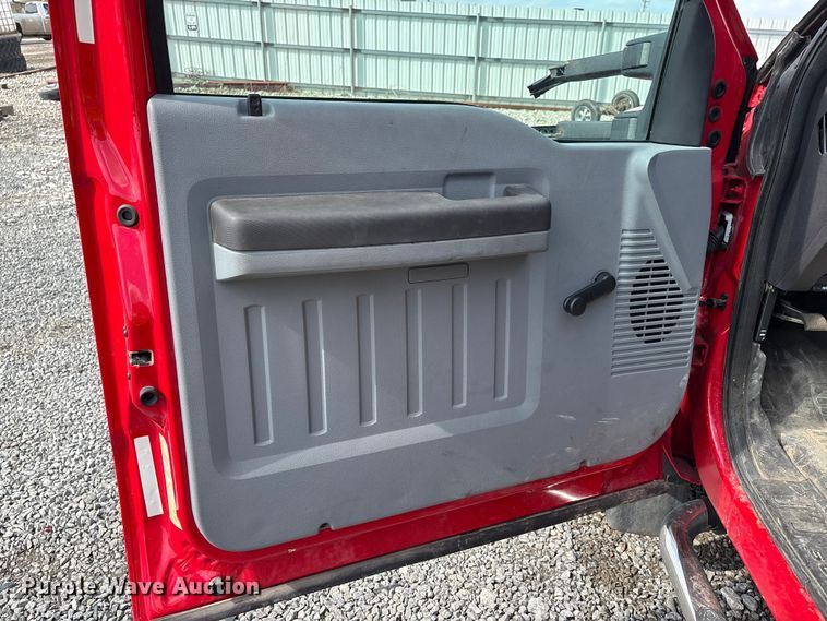 image for item YA2650 2012 Ford F550 Super Duty Crew Cab rescue vehicle