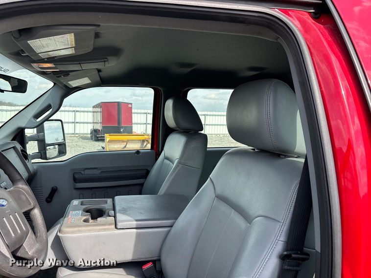 image for item YA2650 2012 Ford F550 Super Duty Crew Cab rescue vehicle