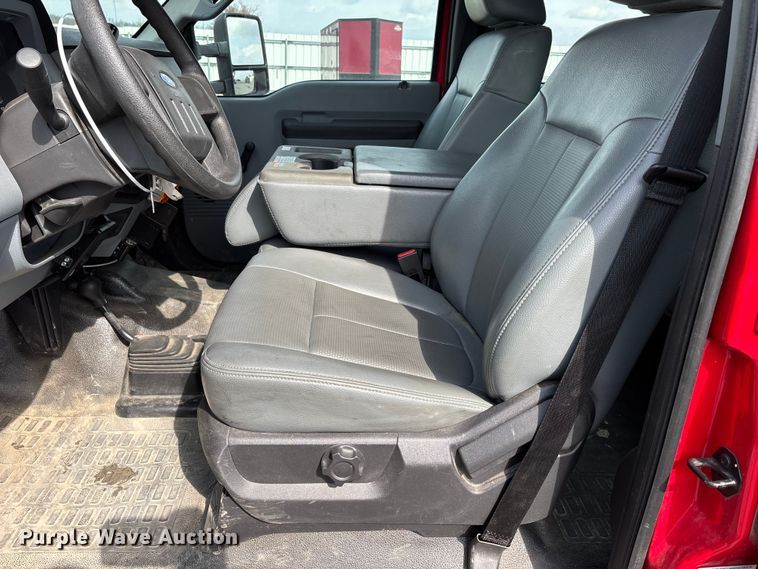 image for item YA2650 2012 Ford F550 Super Duty Crew Cab rescue vehicle