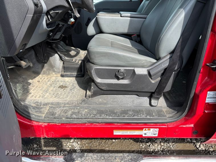 image for item YA2650 2012 Ford F550 Super Duty Crew Cab rescue vehicle