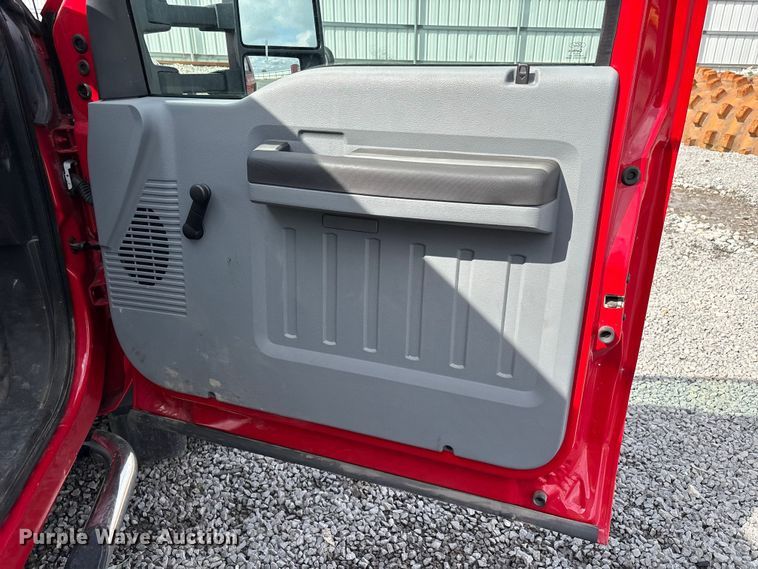 image for item YA2650 2012 Ford F550 Super Duty Crew Cab rescue vehicle