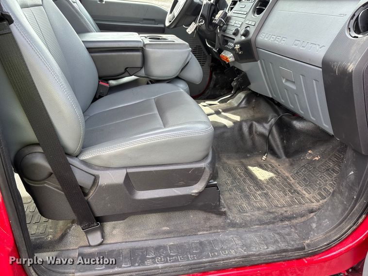 image for item YA2650 2012 Ford F550 Super Duty Crew Cab rescue vehicle