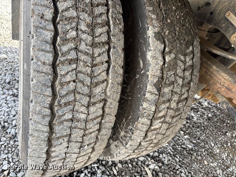 image for item YA2650 2012 Ford F550 Super Duty Crew Cab rescue vehicle