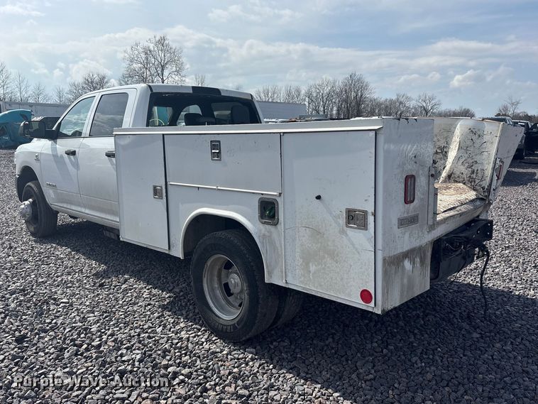 image for item YA2748 2022 RAM 3500 Crew Cab utility bed pickup truck