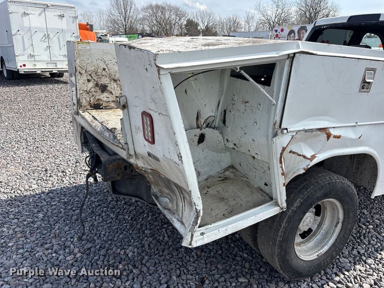 image for item YA2748 2022 RAM 3500 Crew Cab utility bed pickup truck