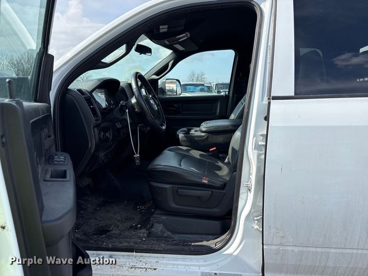 image for item YA2748 2022 RAM 3500 Crew Cab utility bed pickup truck