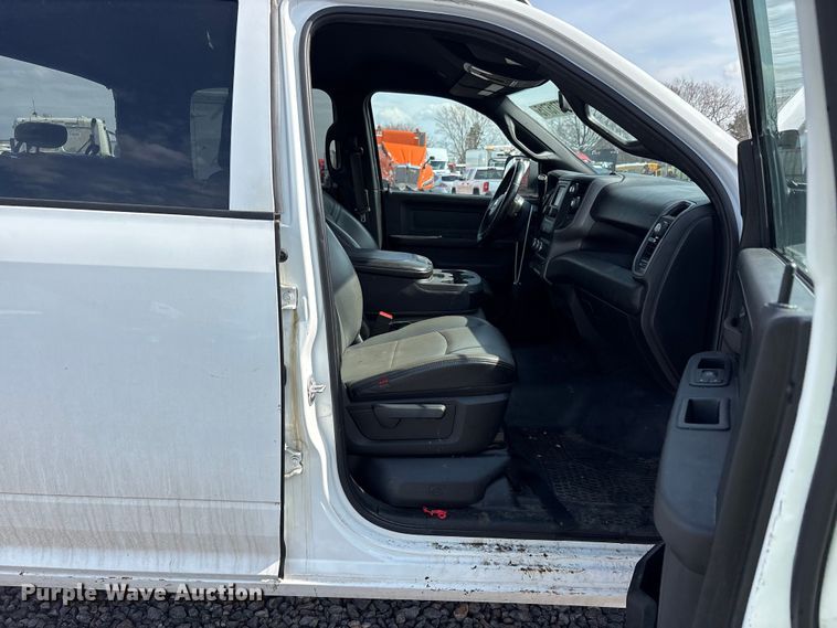 image for item YA2748 2022 RAM 3500 Crew Cab utility bed pickup truck