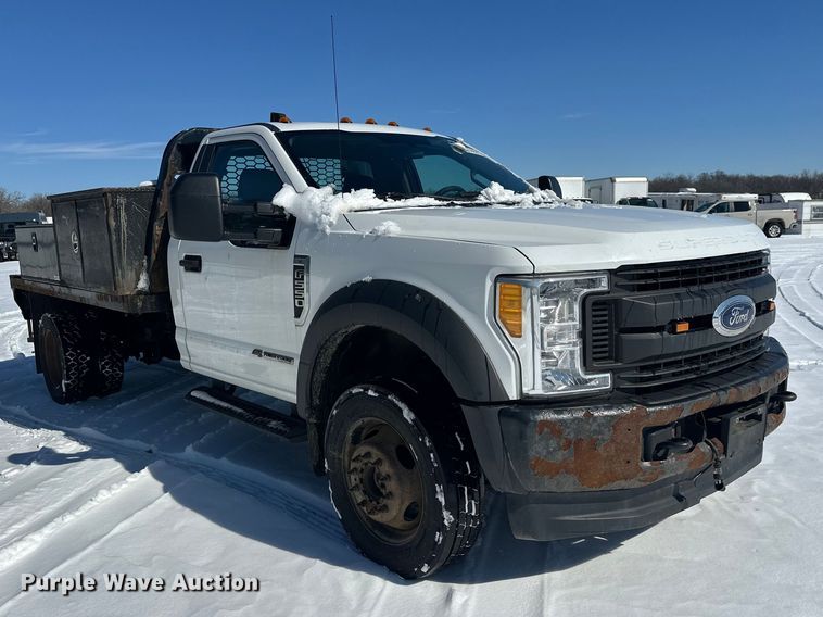 image for item YA2853 2017 Ford F550 Super Duty flatbed truck