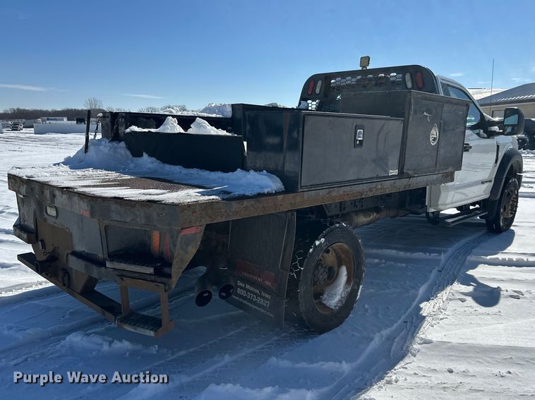 image for item YA2853 2017 Ford F550 Super Duty flatbed truck