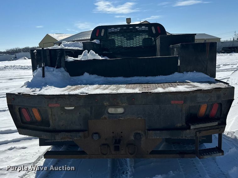 image for item YA2853 2017 Ford F550 Super Duty flatbed truck