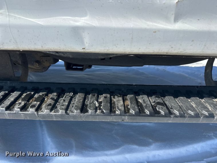 image for item YA2853 2017 Ford F550 Super Duty flatbed truck