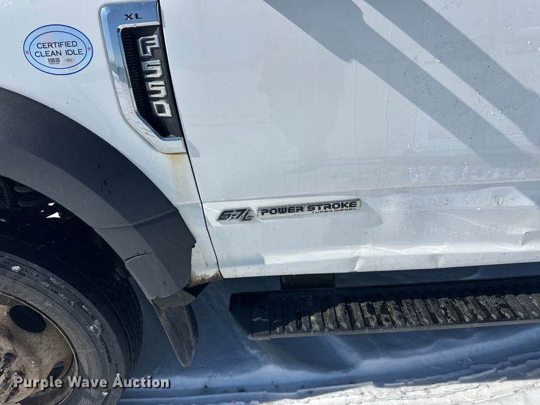 image for item YA2853 2017 Ford F550 Super Duty flatbed truck