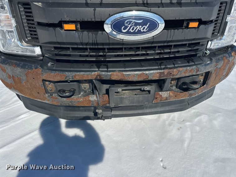 image for item YA2853 2017 Ford F550 Super Duty flatbed truck