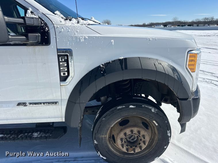 image for item YA2853 2017 Ford F550 Super Duty flatbed truck