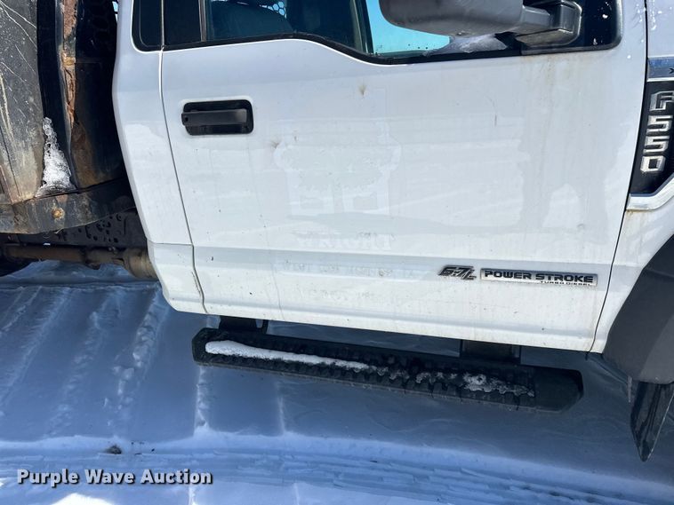 image for item YA2853 2017 Ford F550 Super Duty flatbed truck