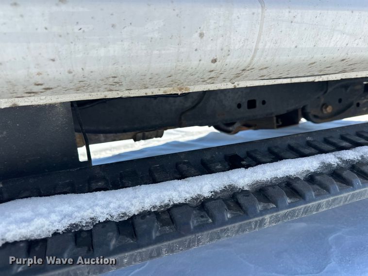 image for item YA2853 2017 Ford F550 Super Duty flatbed truck