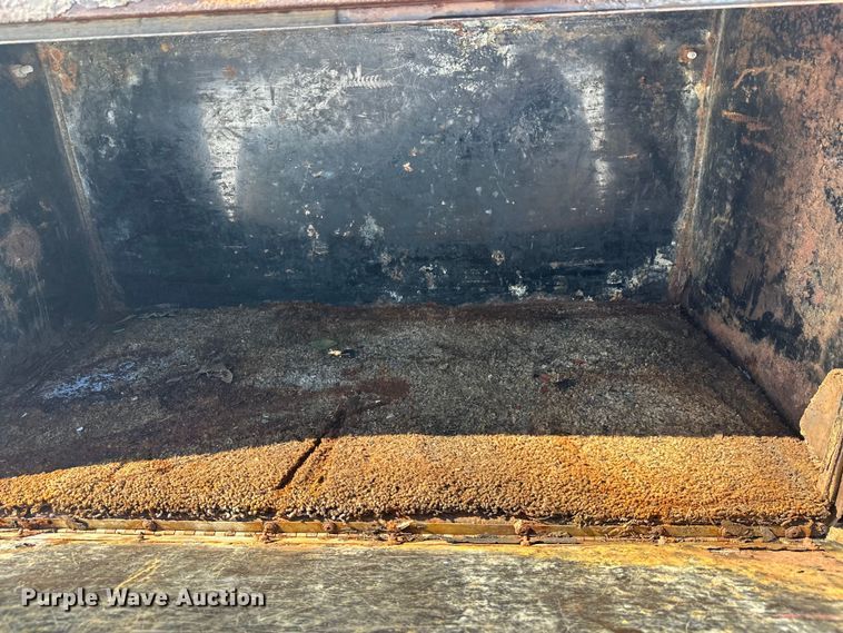 image for item YA2853 2017 Ford F550 Super Duty flatbed truck