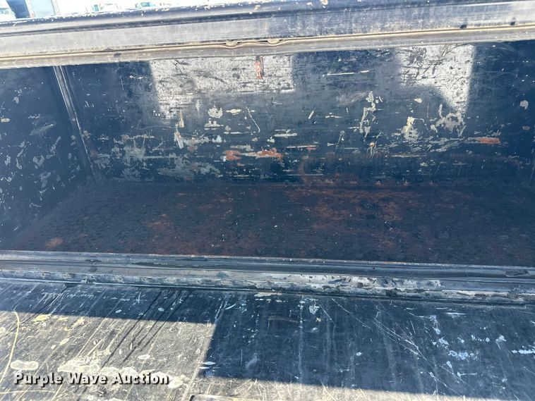 image for item YA2853 2017 Ford F550 Super Duty flatbed truck