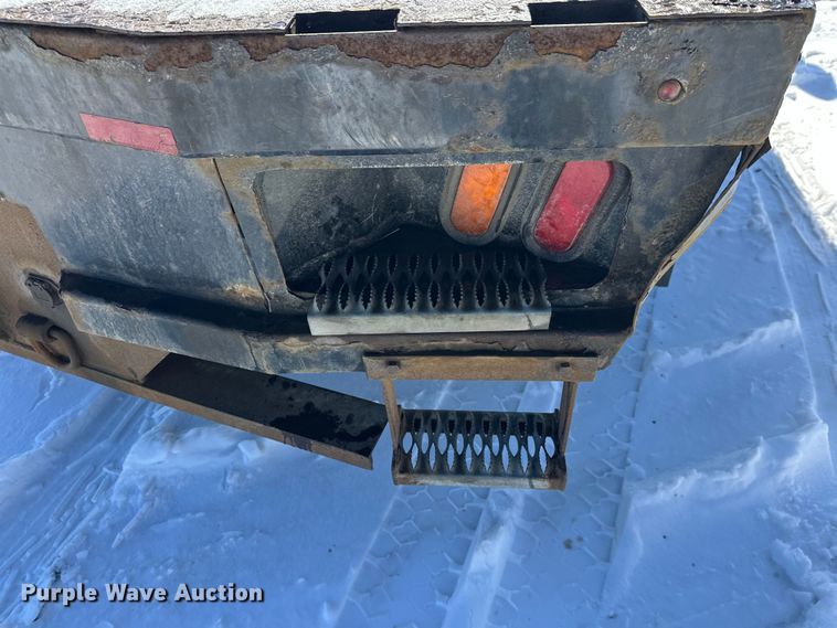 image for item YA2853 2017 Ford F550 Super Duty flatbed truck