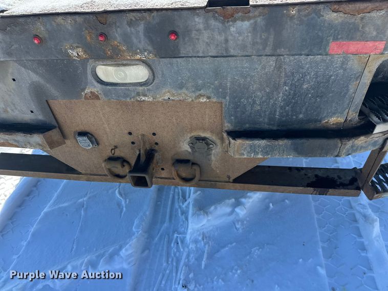 image for item YA2853 2017 Ford F550 Super Duty flatbed truck