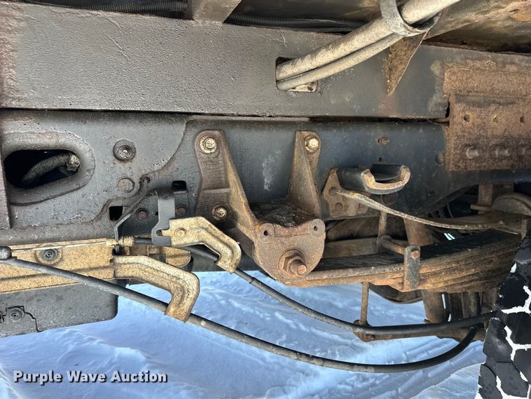 image for item YA2853 2017 Ford F550 Super Duty flatbed truck