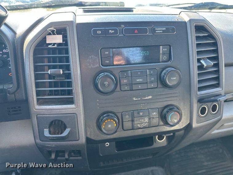 image for item YA2853 2017 Ford F550 Super Duty flatbed truck