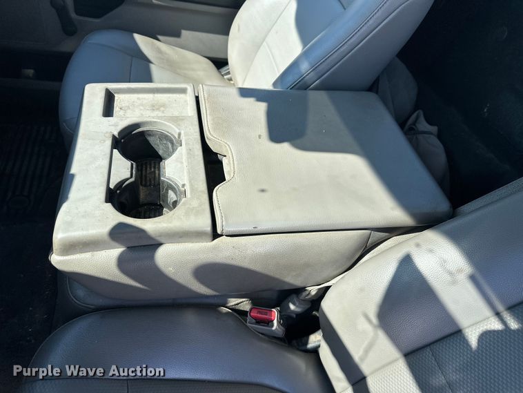 image for item YA2853 2017 Ford F550 Super Duty flatbed truck