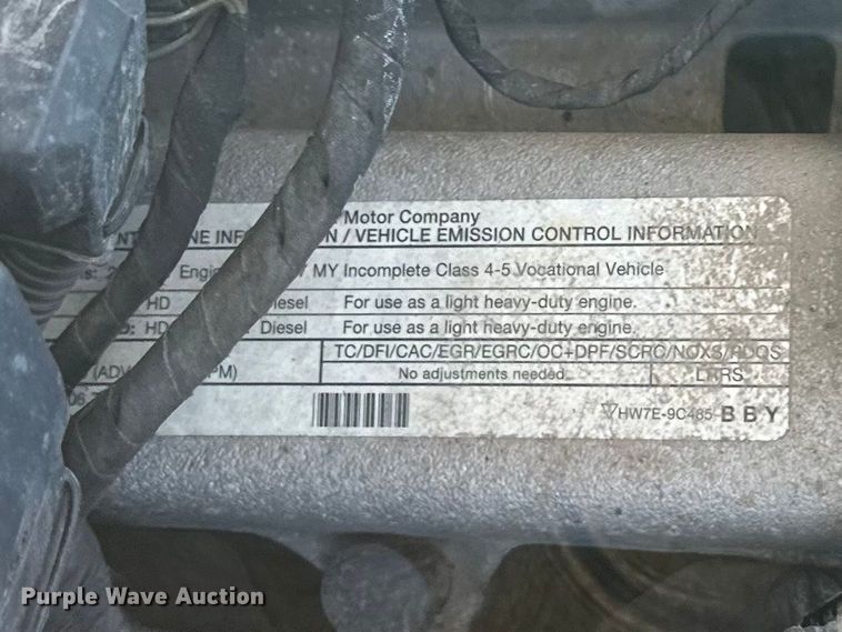 image for item YA2853 2017 Ford F550 Super Duty flatbed truck