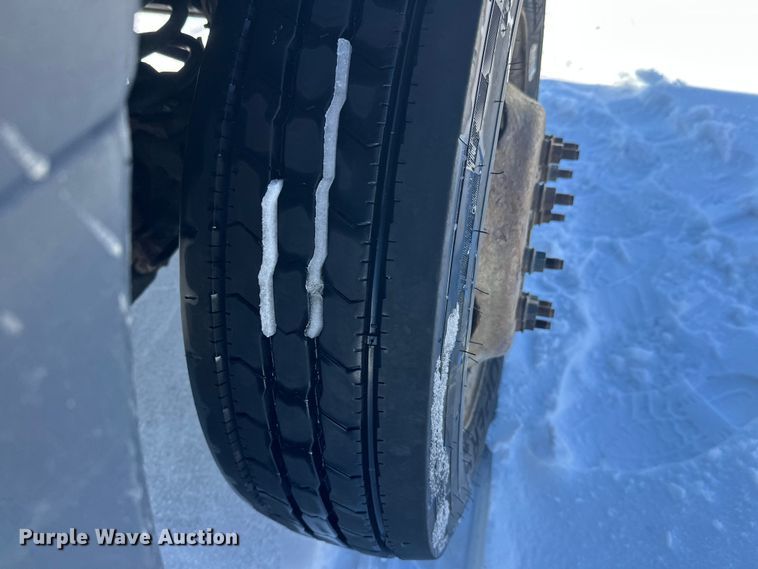 image for item YA2853 2017 Ford F550 Super Duty flatbed truck