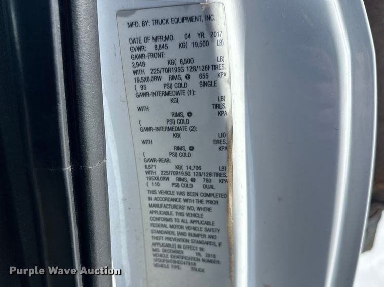 image for item YA2853 2017 Ford F550 Super Duty flatbed truck