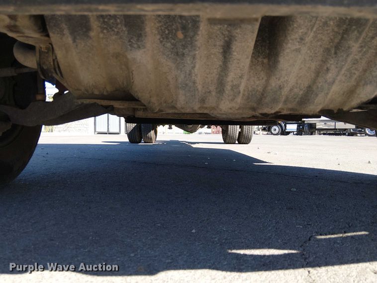 image for item YA3219 2005 Chevrolet Silverado 3500 pickup truck cab and chassis