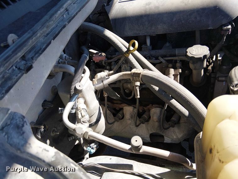 image for item YA3219 2005 Chevrolet Silverado 3500 pickup truck cab and chassis