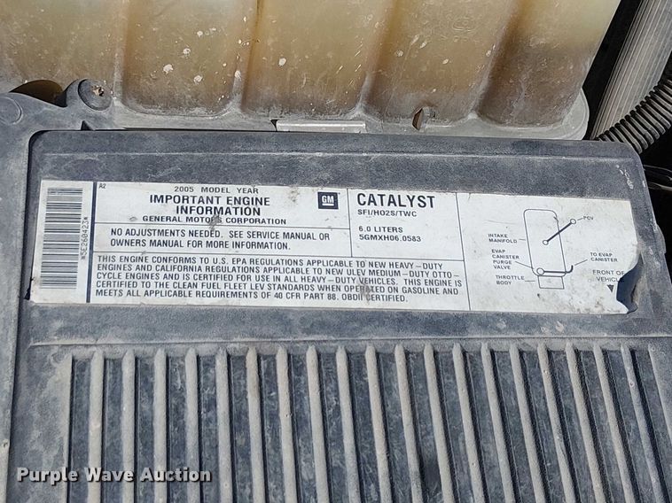 image for item YA3219 2005 Chevrolet Silverado 3500 pickup truck cab and chassis