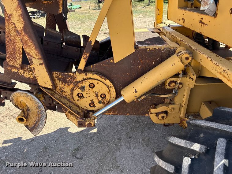 image for item DH1946 1989 Vermeer V-7550 trencher