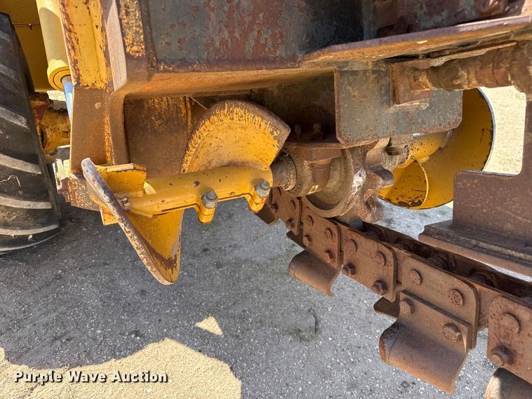 image for item DH1946 1989 Vermeer V-7550 trencher