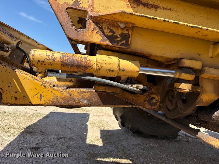 image for item DH1946 1989 Vermeer V-7550 trencher