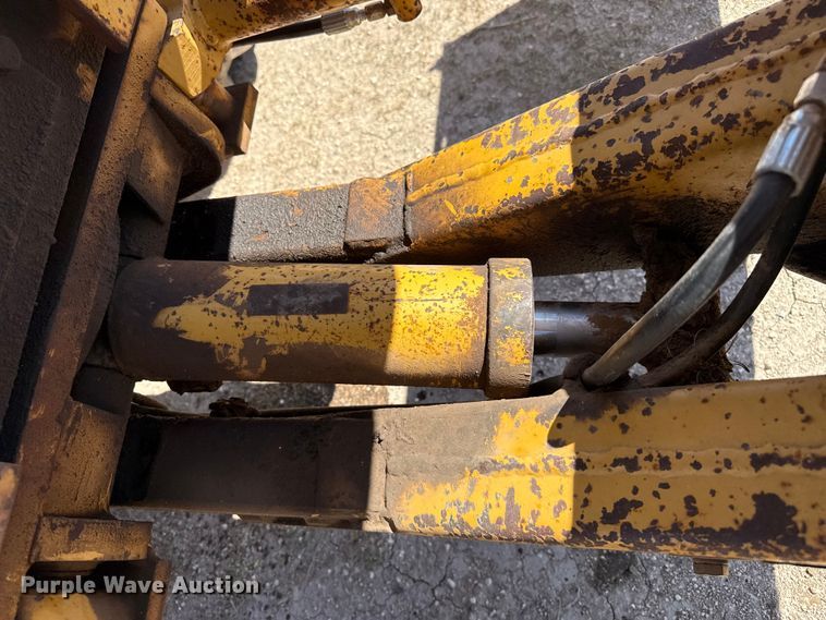 image for item DH1946 1989 Vermeer V-7550 trencher
