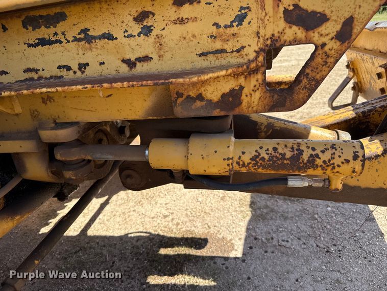 image for item DH1946 1989 Vermeer V-7550 trencher