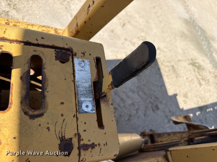 image for item DH1946 1989 Vermeer V-7550 trencher