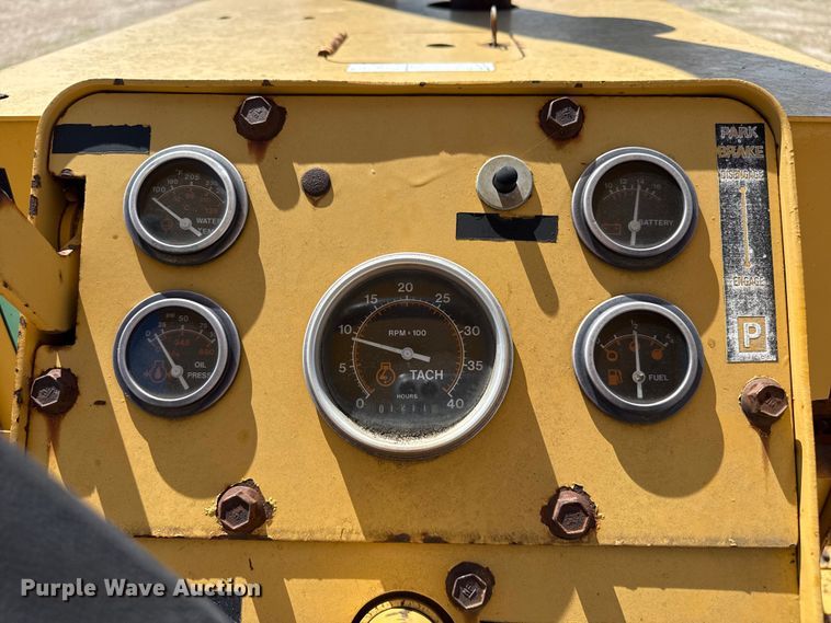 image for item DH1946 1989 Vermeer V-7550 trencher