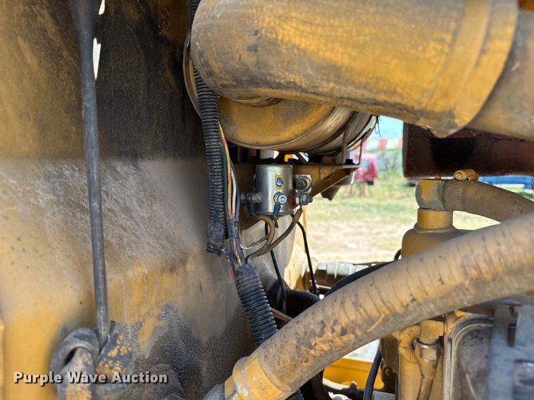 image for item DH1946 1989 Vermeer V-7550 trencher