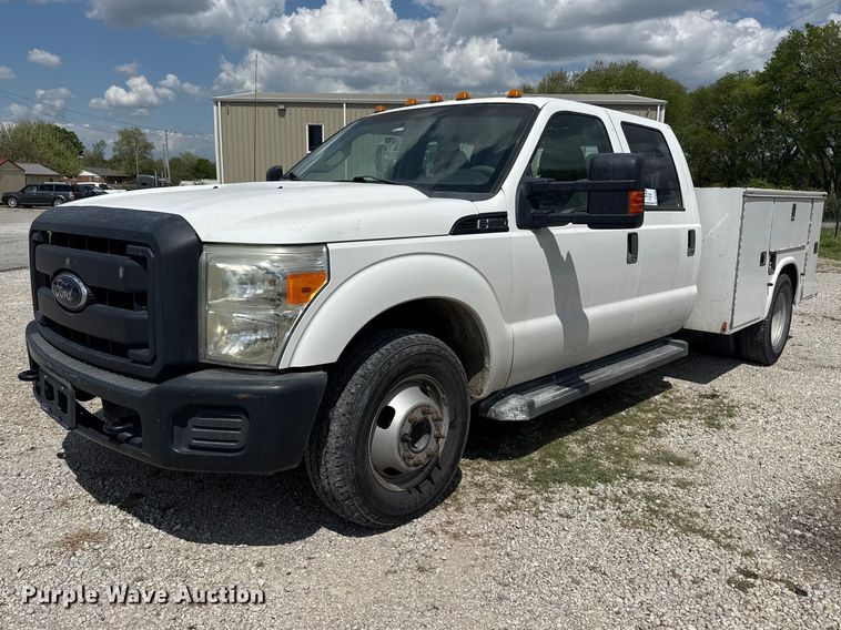 2012 Ford F350 Super Duty utility bed pickup truck