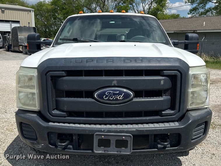 image for item DO8499 2012 Ford F350 Super Duty utility bed pickup truck