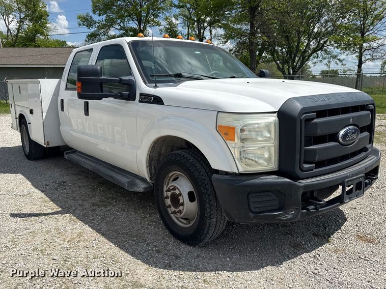 image for item DO8499 2012 Ford F350 Super Duty utility bed pickup truck