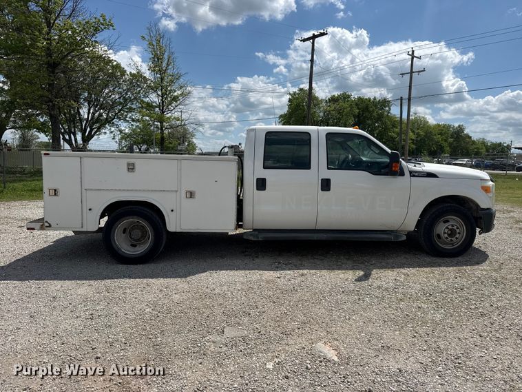 image for item DO8499 2012 Ford F350 Super Duty utility bed pickup truck
