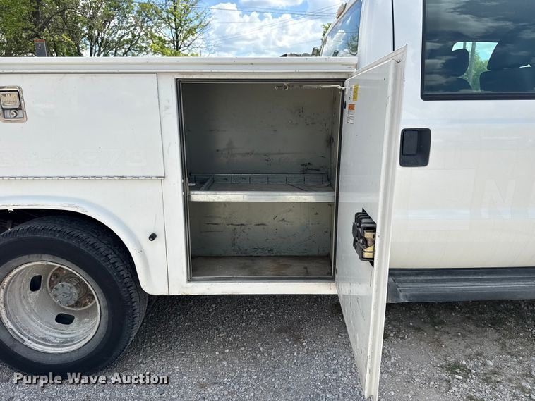 image for item DO8499 2012 Ford F350 Super Duty utility bed pickup truck