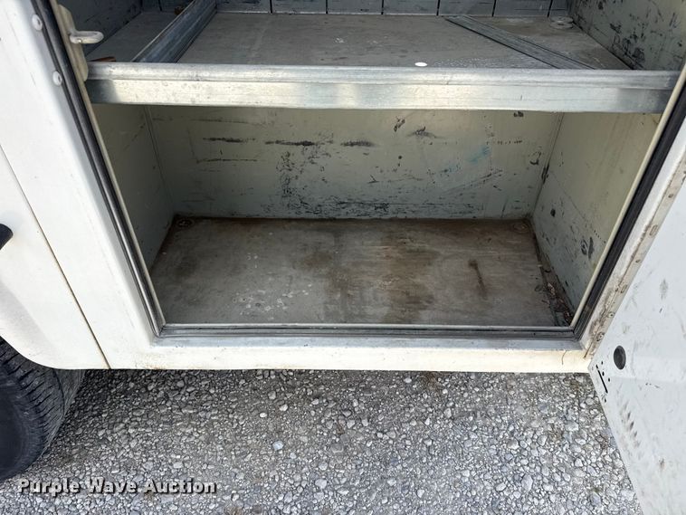 image for item DO8499 2012 Ford F350 Super Duty utility bed pickup truck