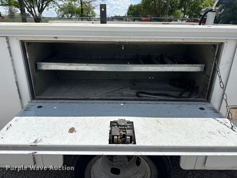 image for item DO8499 2012 Ford F350 Super Duty utility bed pickup truck