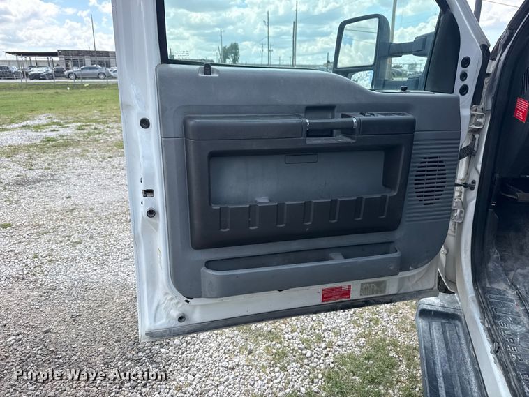 image for item DO8499 2012 Ford F350 Super Duty utility bed pickup truck