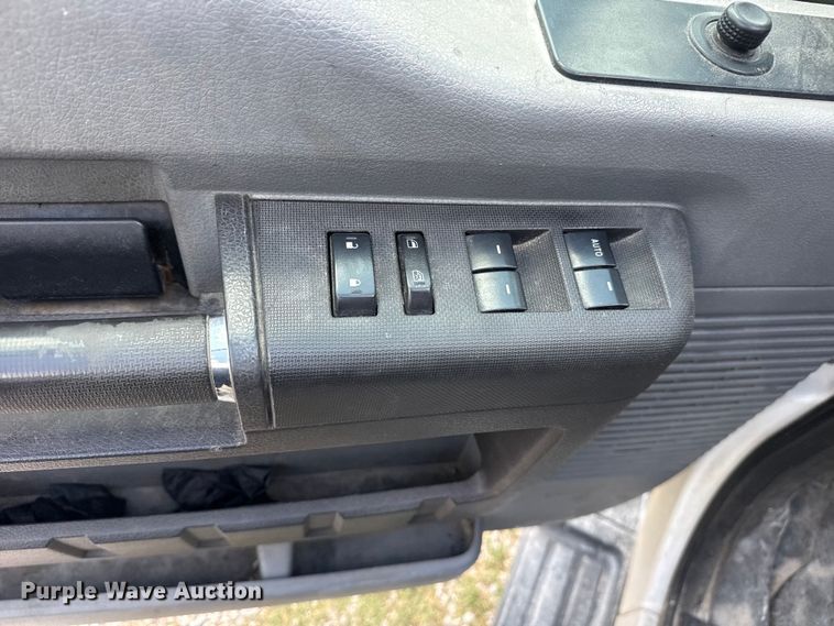 image for item DO8499 2012 Ford F350 Super Duty utility bed pickup truck